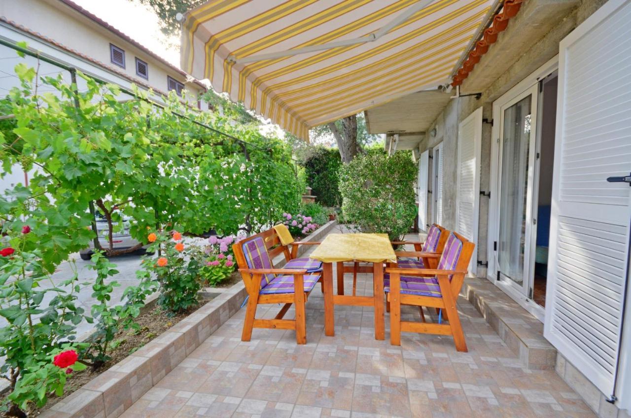 Apartments Blazenka Banjol 外观 照片