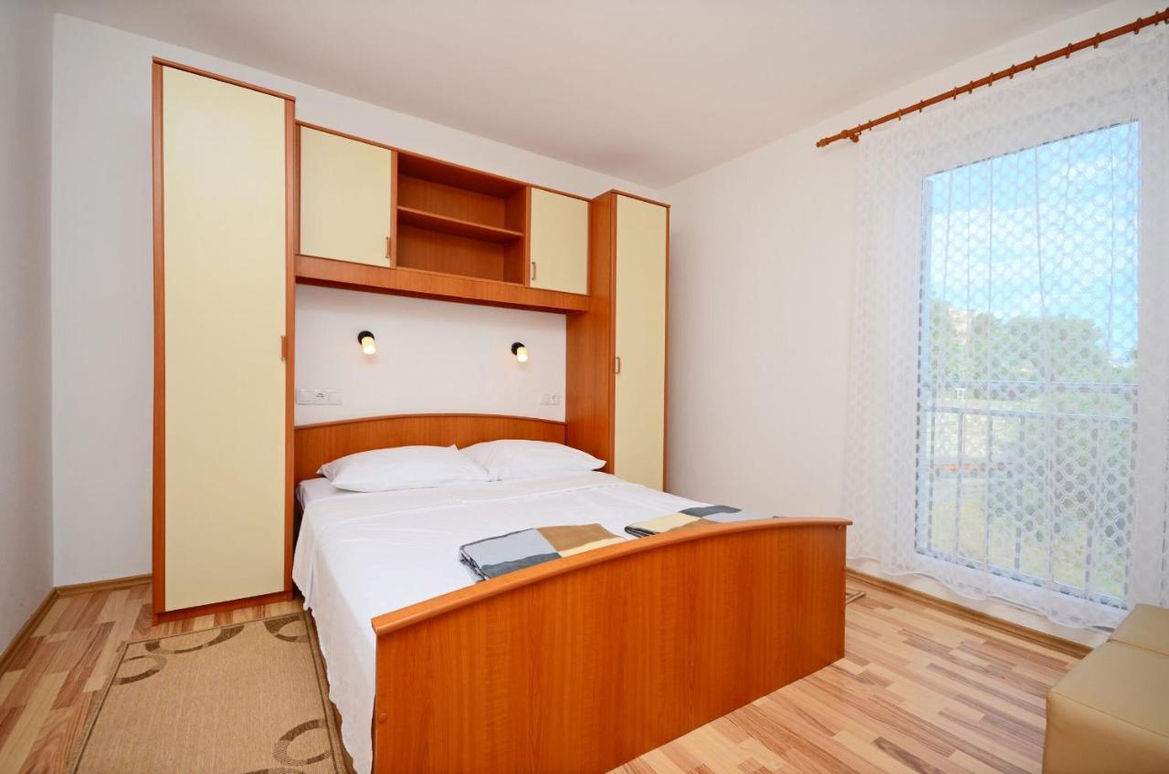 Apartments Blazenka Banjol 外观 照片