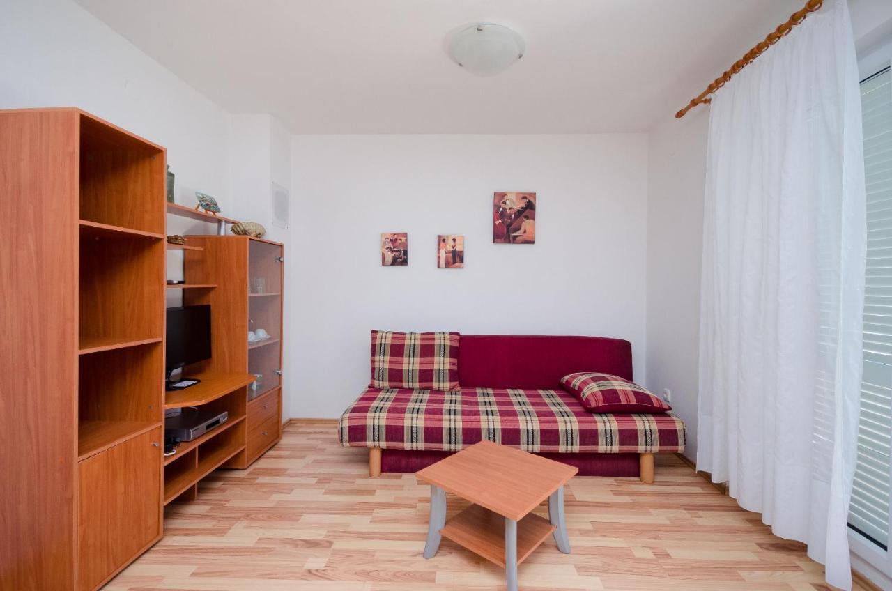 Apartments Blazenka Banjol 外观 照片
