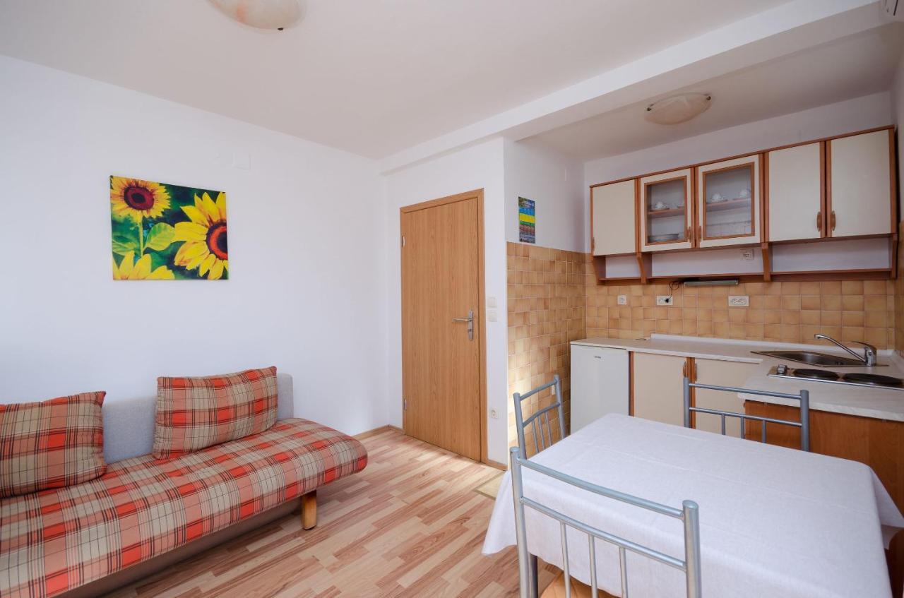 Apartments Blazenka Banjol 外观 照片